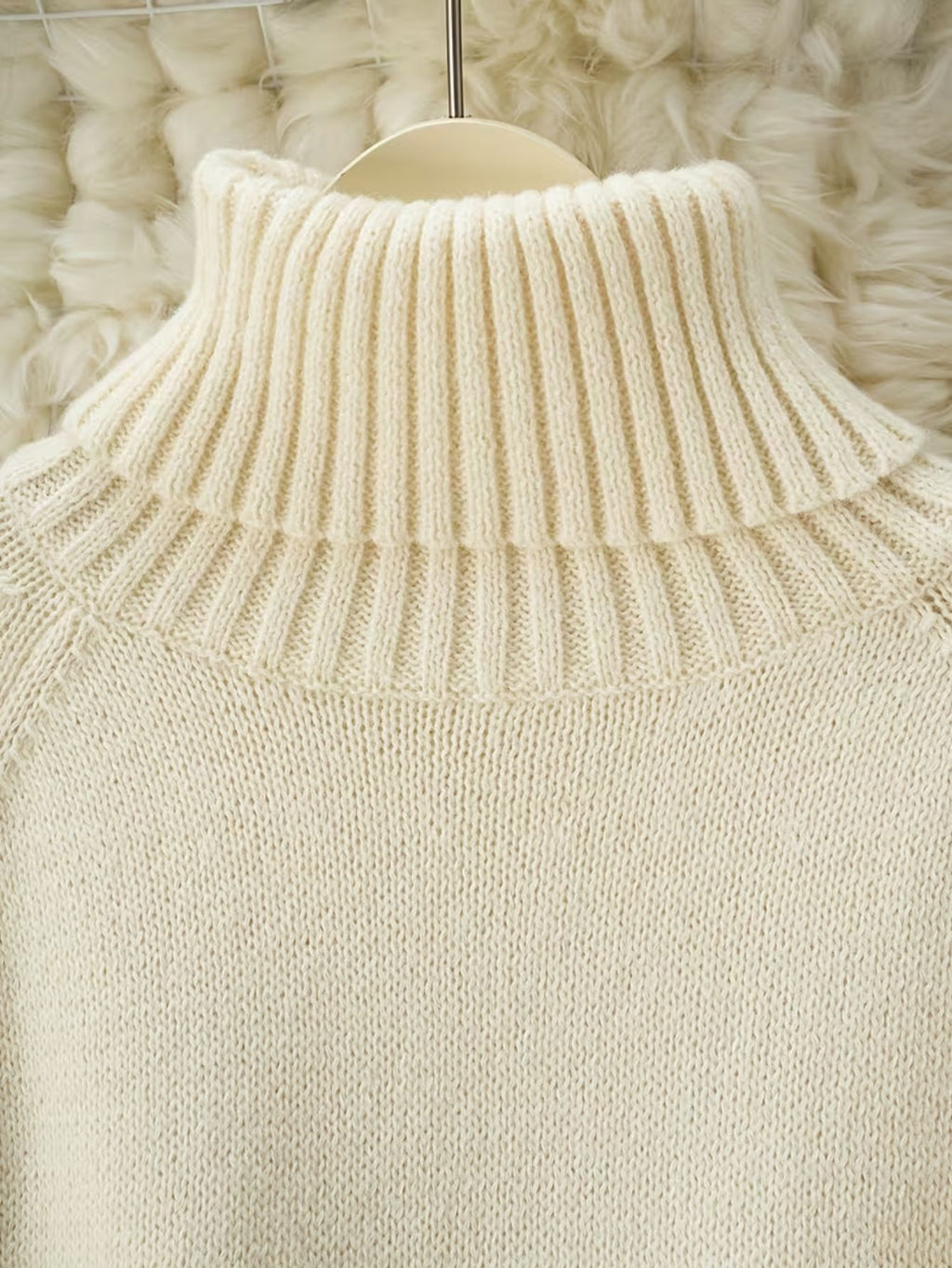 Women's Roll-Neck Knitted Jumper